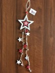 Girlanda hviezda drevena s kovovými roľničkami  na dvere 45cm