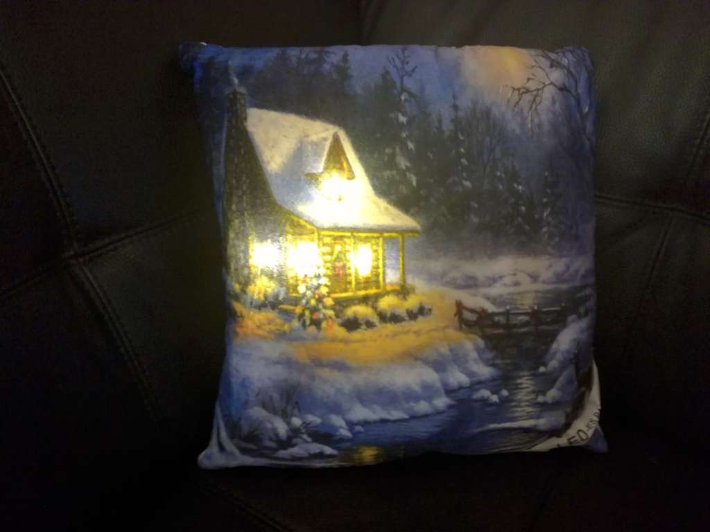 Dekoračný vankúš podsvietený 4 LED s vianočným motívom