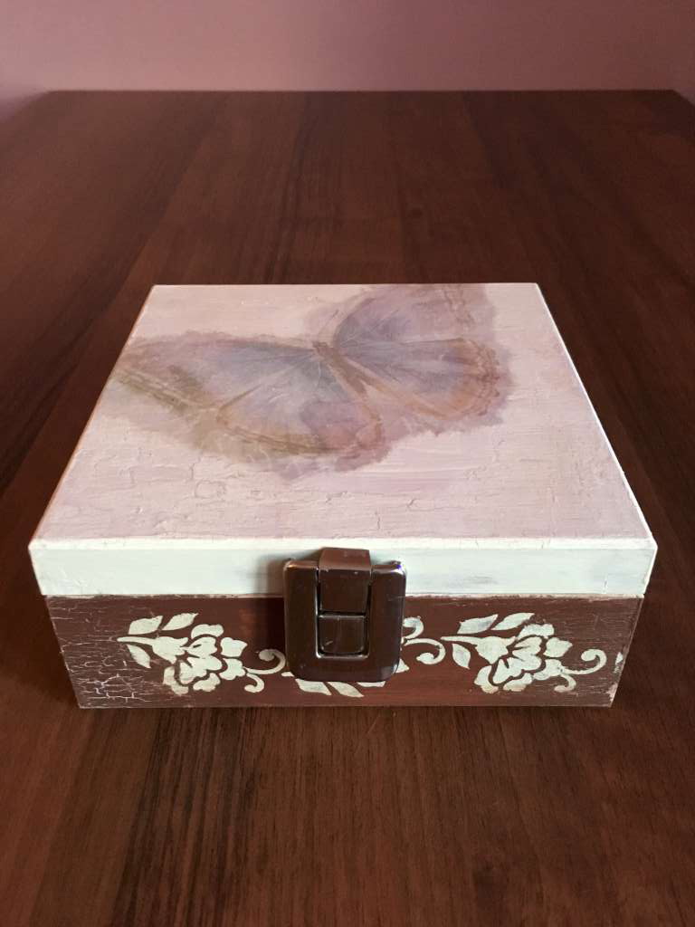 Krabička 16 x 16 x 7