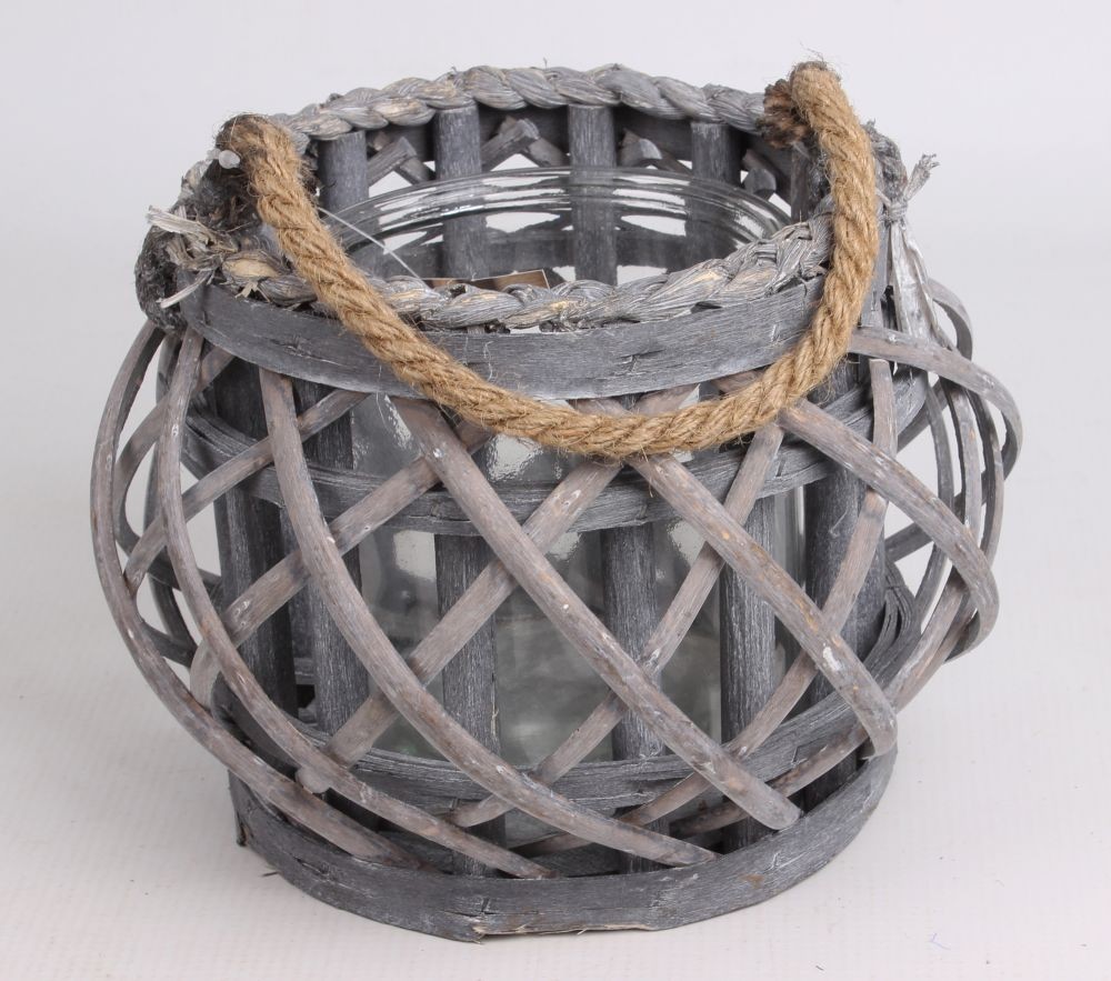 Drevený lampáš so skleneným svietnikom 15cm sivý